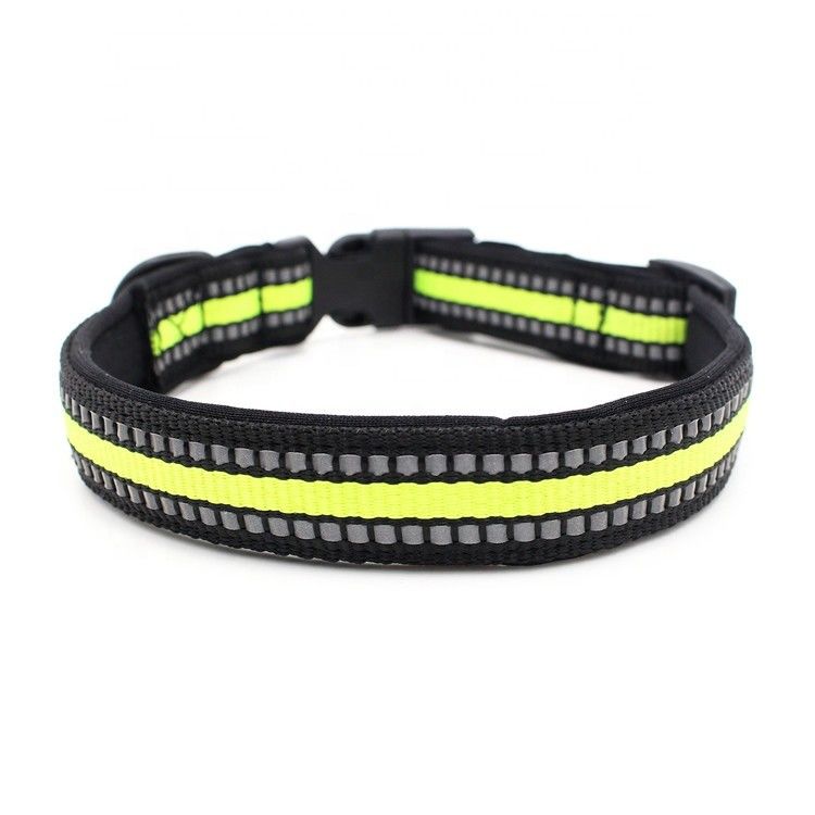 Neoprene अस्तर कुत्ता कॉलर पट्टा ट्रैक्शन रस्सी सेट कुत्ते पट्टा के साथ चिंतनशील बद्धी त्वरित रिलीज बकल कॉलर सेट करें